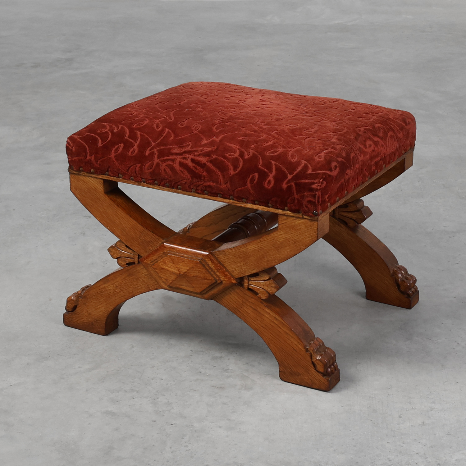 19th Century Gothic Revival Flemish Oak Ottoman, Belgium-img